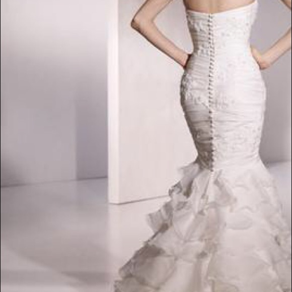 St. Patrick Eresma wedding dress - Picture 2 of 5